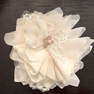 Cream flower magnetic pin brooch bridal